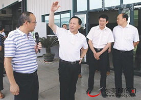 东莞市委书记徐建华勉励cosonic：：坚持好的势头乘势而上